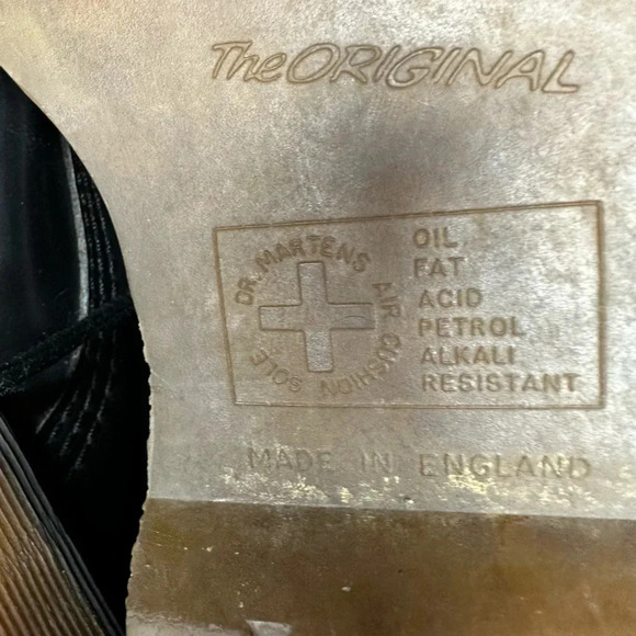 Dr Martens England Made Black Combat Boot 10 Eye Thrashed Street Lace Up - Picture 8 of 13